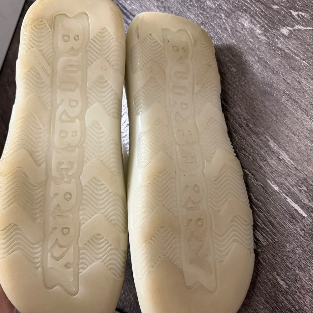 Burberry Stingray Slides Men Size 14 EU 47 Pebble White Perforated Rubber Logo